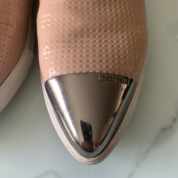 Miu Miu | Textured Leather Loafers w/ Metal Cap Toe - Picture 5 of 16